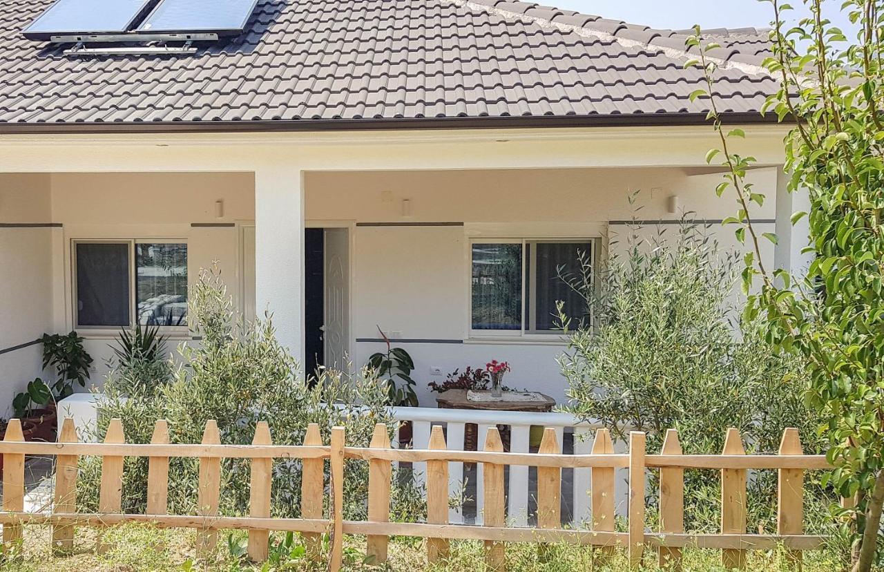 Villa Goliku Pestani Exterior foto
