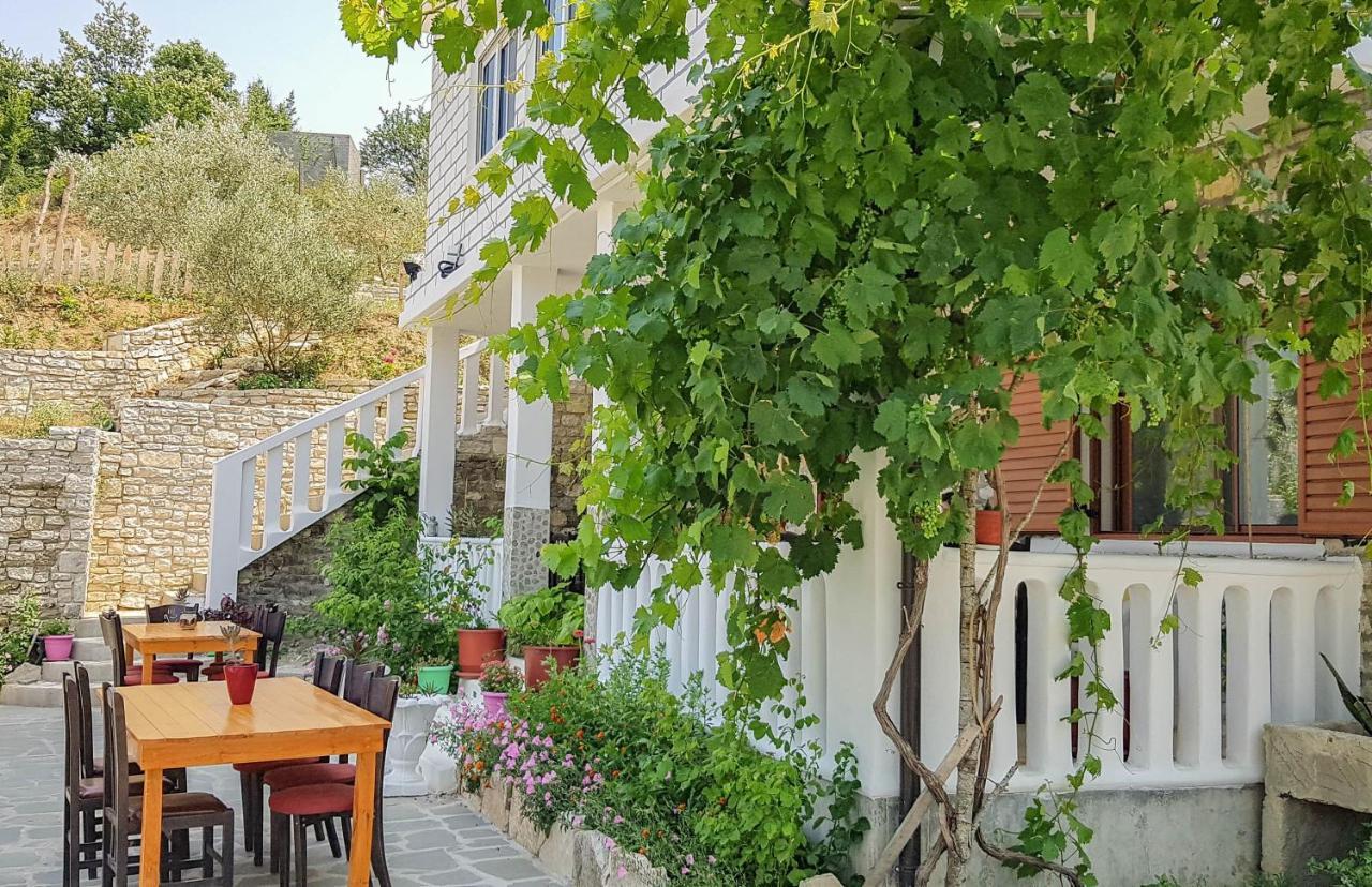 Villa Goliku Pestani Exterior foto