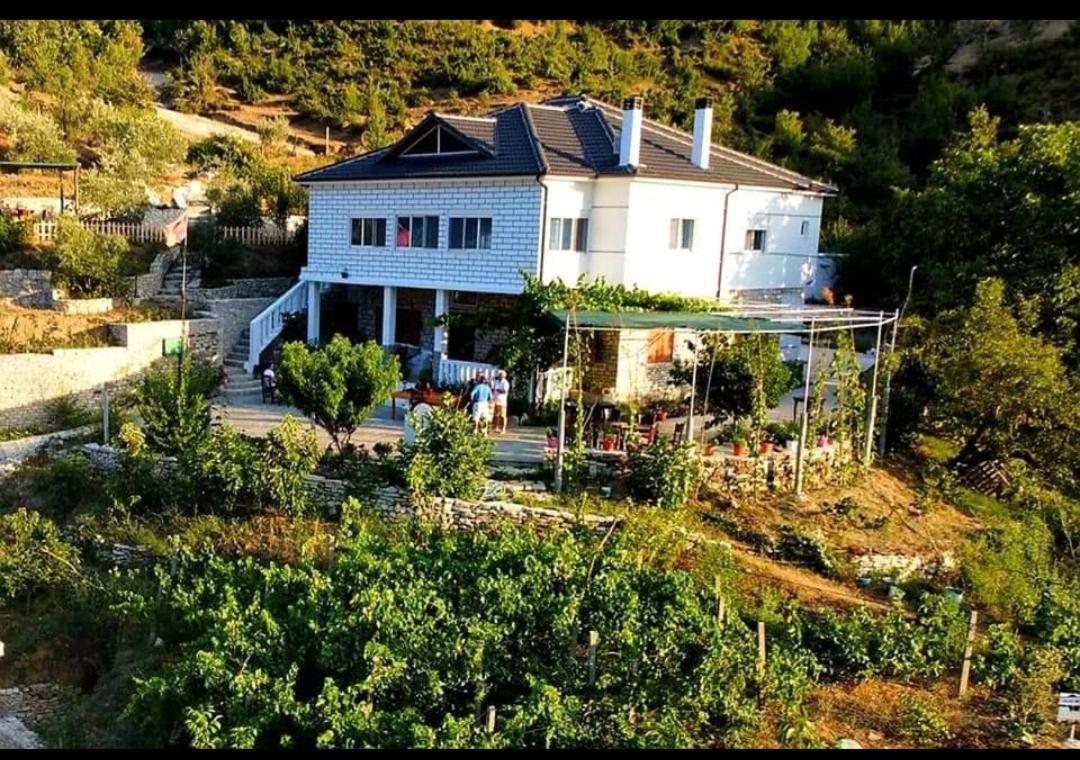 Villa Goliku Pestani Exterior foto