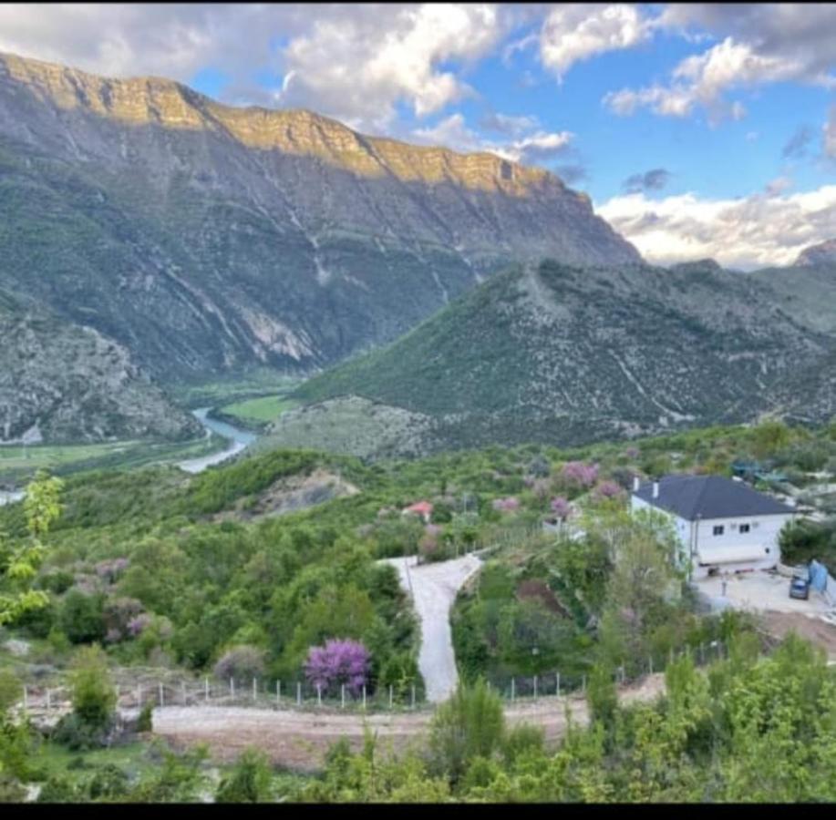 Villa Goliku Pestani Exterior foto